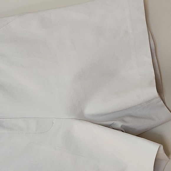 Spanx On-the-Go 6 Shorts with Ultimate Opacity Technology-Classic White Size Med - Picture 9 of 16